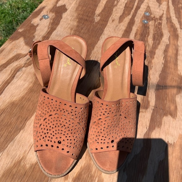 Qupid CUTOUT HEELED SANDALS (HAZEL SUEDE) size 7 spring summer boho‎ ankle fall - Picture 8 of 15